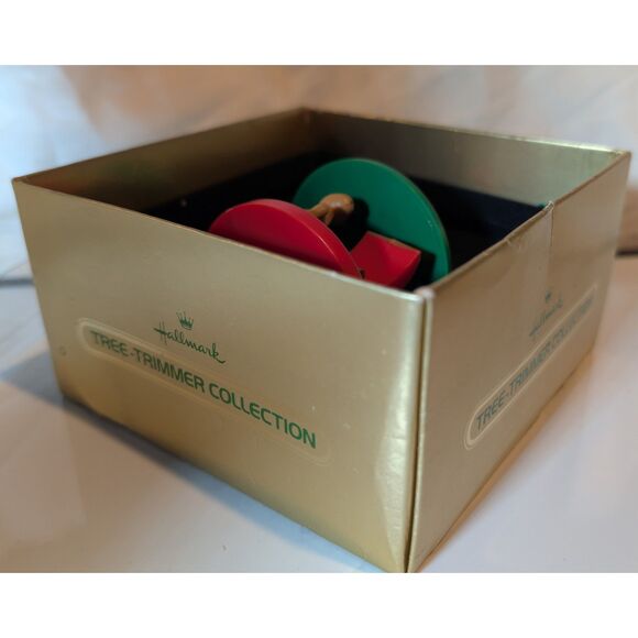 Vintage Hallmark 1980 Christmas Merry Go-Round Ornament with box - Picture 2 of 6